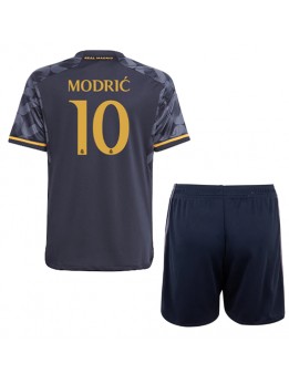Billige Real Madrid Luka Modric #10 Bortedraktsett Barn 2023-24 Kortermet (+ Korte bukser)